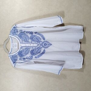 03519 Kyla Seo white with lt blue floral embroidery cotton tunic XL